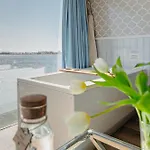 Ht Houseboats - Luksusowe Na Wodzie - Sauna, Jacuzzi Botel