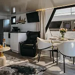Ht Houseboats - Luksusowe Na Wodzie - Sauna, Jacuzzi Botel *