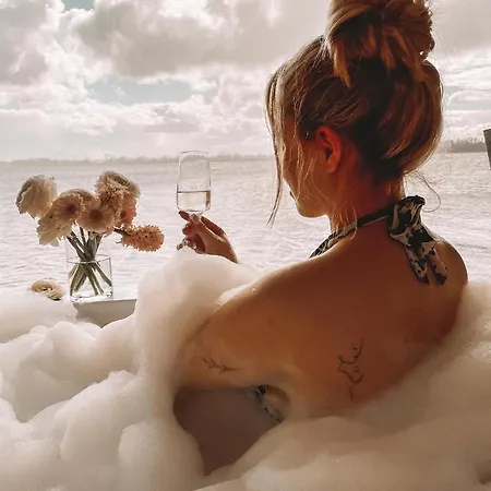 Ht Houseboats - Luksusowe Na Wodzie - Sauna, Jacuzzi Bådhotel