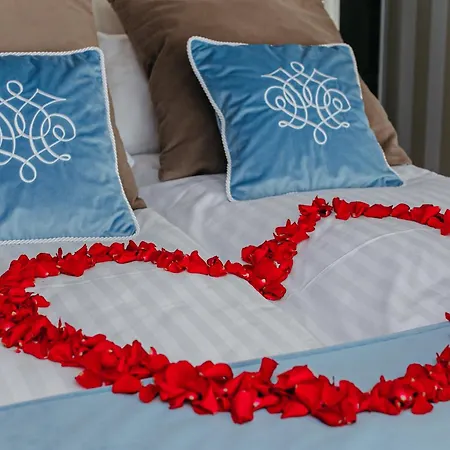 Hotel na wodzie Na Wodzie - Grand Ht Houseboats - With Sauna, Jacuzzi&massage Chair