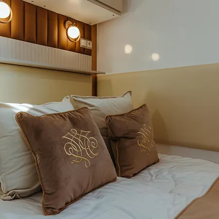 Ботель Ht Houseboats - Luksusowe Na Wodzie - Sauna, Jacuzzi