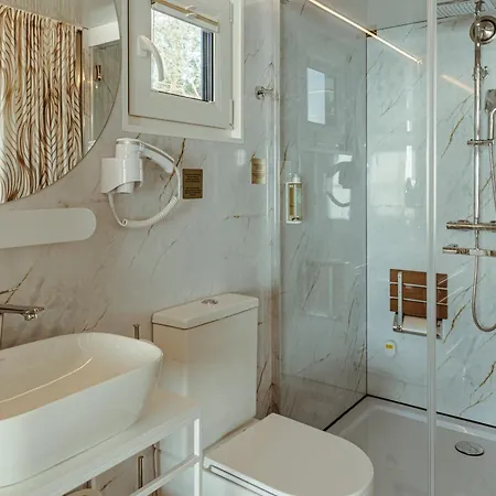Na Wodzie - Grand Ht Houseboats - With Sauna, Jacuzzi&massage Chair Hotel na wodzie Mielno (Koszalin)