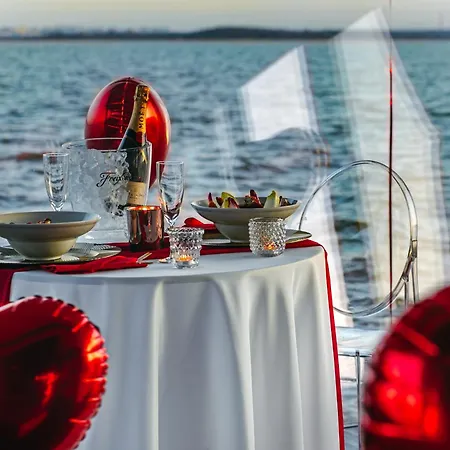 Grand Ht Houseboats - Na Wodzie - Sauna, Jacuzzi, Kominek Botel