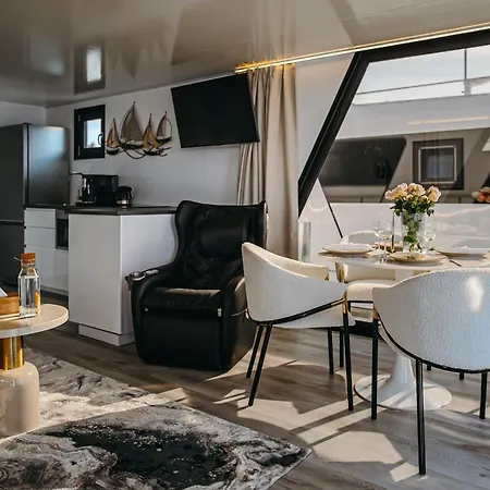 Grand Ht Houseboats - Na Wodzie - Sauna, Jacuzzi, Kominek Botel *